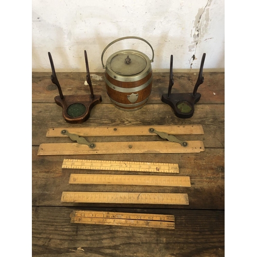 22 - Biscuit barrel,2 stands and rulers