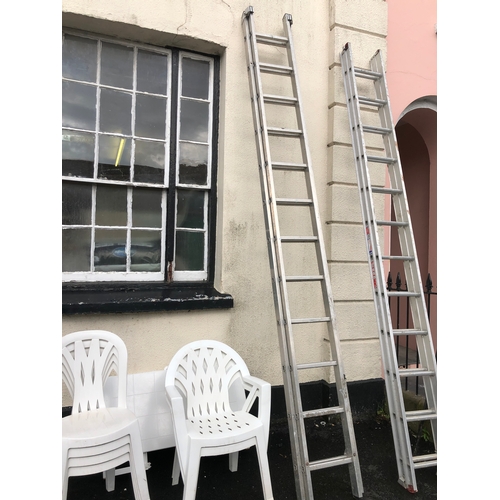 441 - Aluminium extending ladder