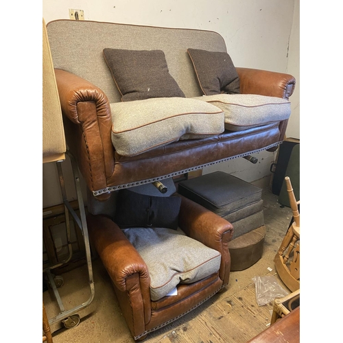 50 - Leather settee & armchair