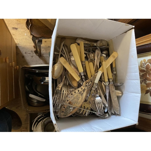 8 - Large box cutlery