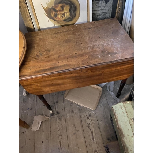 9 - Victorian Pembroke table