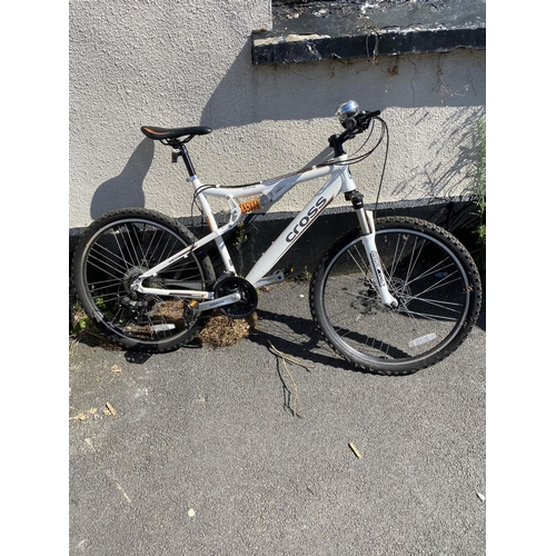 1002 - Cross mountain bike