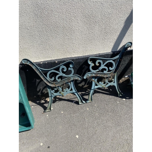 1006 - Pair of cast iron bench ends