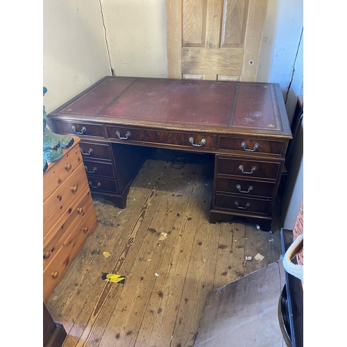 101 - Large mahogany pedestal desk