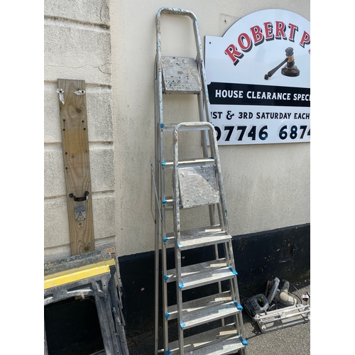 1089 - 2 step ladders