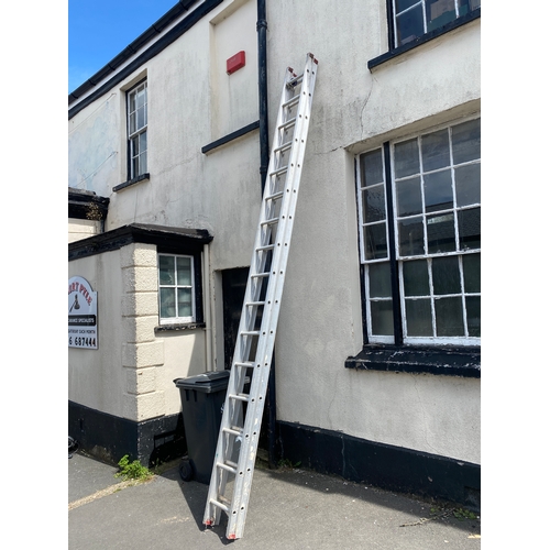 1092 - Aluminium extending ladder