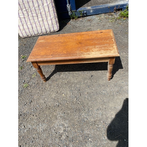 1094 - Pine coffee table