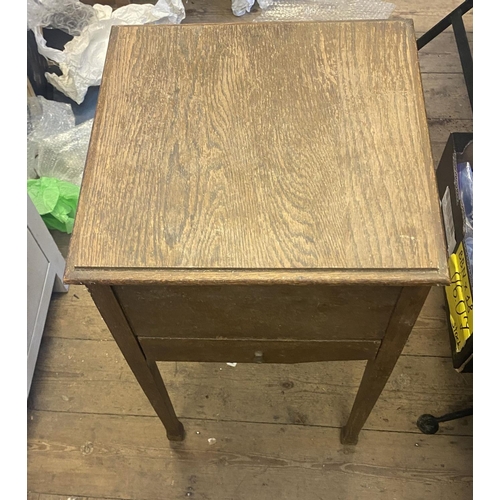 1042 - Oak sewing box