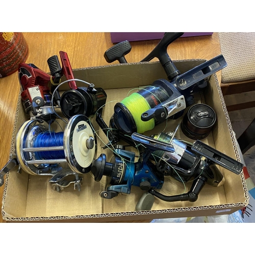 151 - Box fishing reels