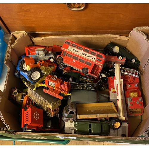 396 - Box vintage toy vehicles