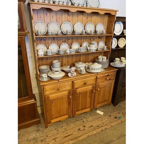 407 - Pine dresser