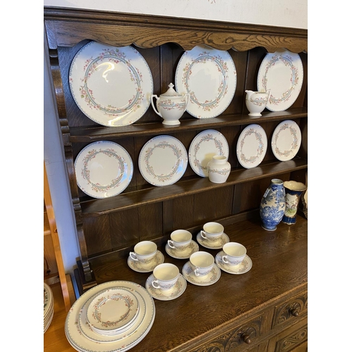 412 - Coalport tea/dinner set