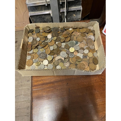 472 - Box coins