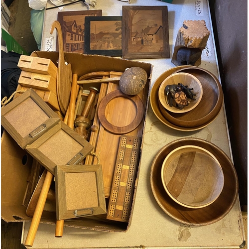 518 - Box wood items