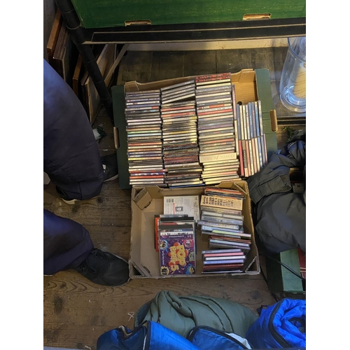 530 - 2 boxes CDs