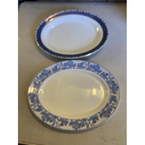 561 - 2 meat plates