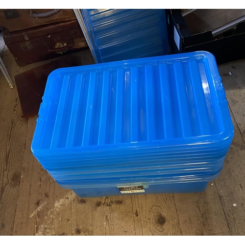 579 - Plastic storage boxes