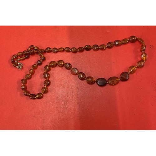 698 - Amber necklace