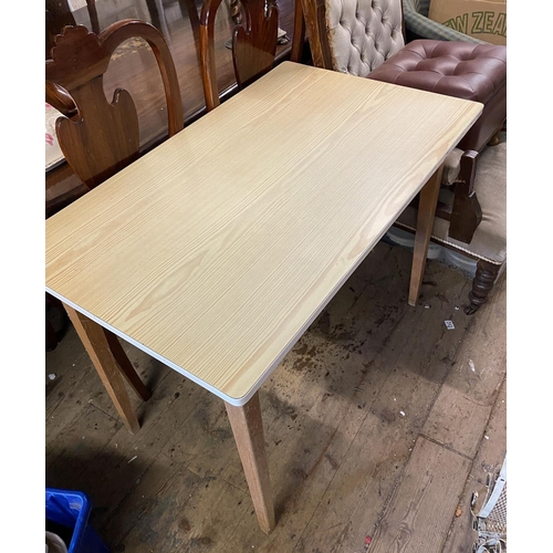 985 - Retro kitchen table