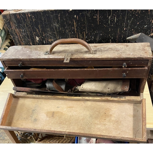 989 - Carpenters trunk & tools