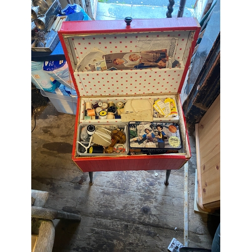 1129 - Sewing box & contents