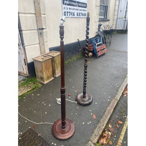 1139 - 2 lamp stands