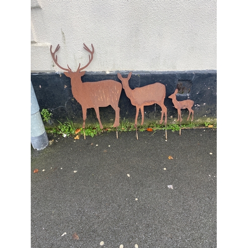 1146 - 3 metal deer