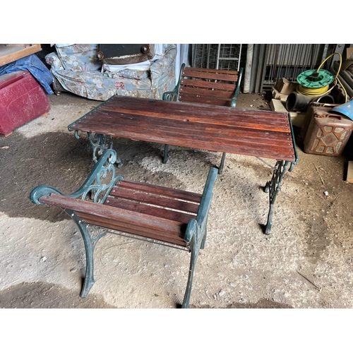 1147 - Cast iron garden table & 2 chairs