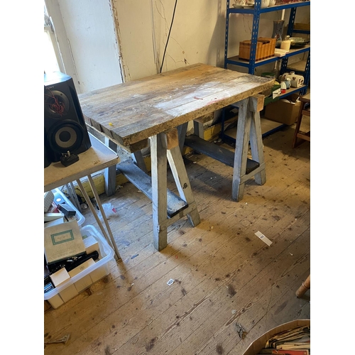 18 - Industrial wooden work bench