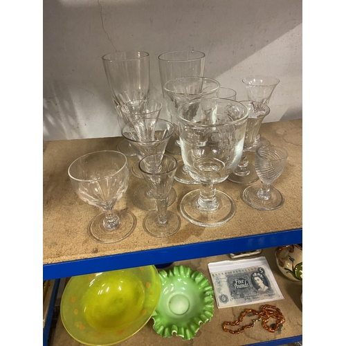 68 - Collection antique glasses