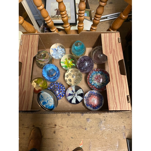 297 - Box paperweights