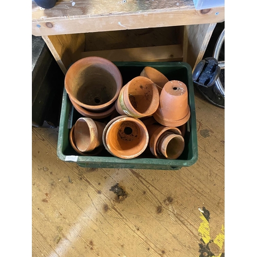 6 - Box terracotta flowerpots