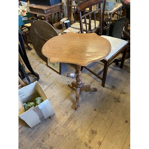 107 - Pine pedestal table