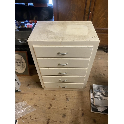 422 - Chest drawers