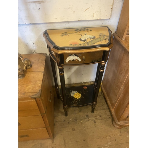 Lacquered side table with drawer
