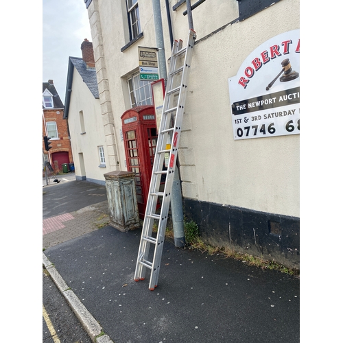 1130 - Aluminium extending ladder