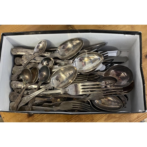 26 - Box plated cutlery