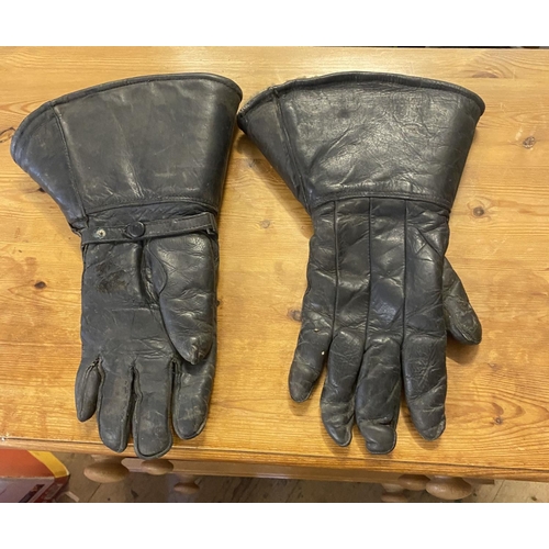 41 - Vintage leather motorcycle gloves