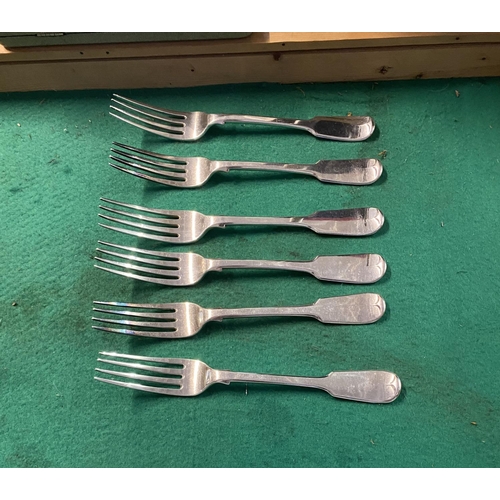 745 - 6 silver hallmarked forks London 1835 weight 499g