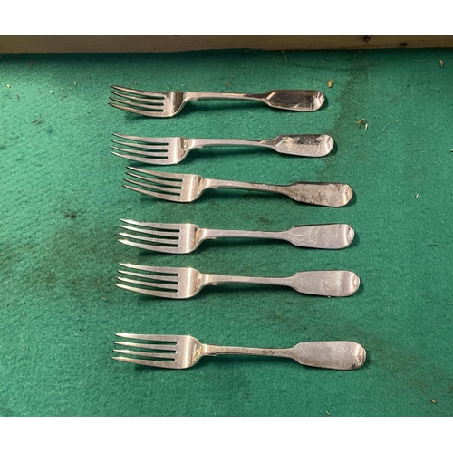 751 - 6 silver hallmarked forks London 1864 weight 245g