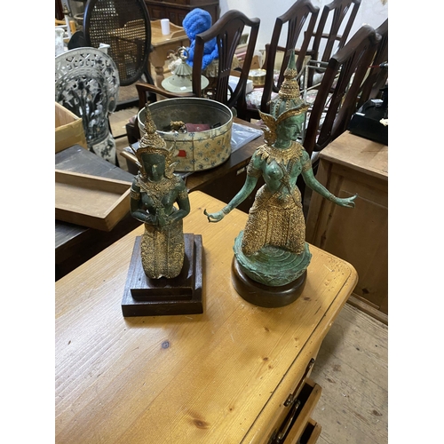 90 - 2 bronze figures