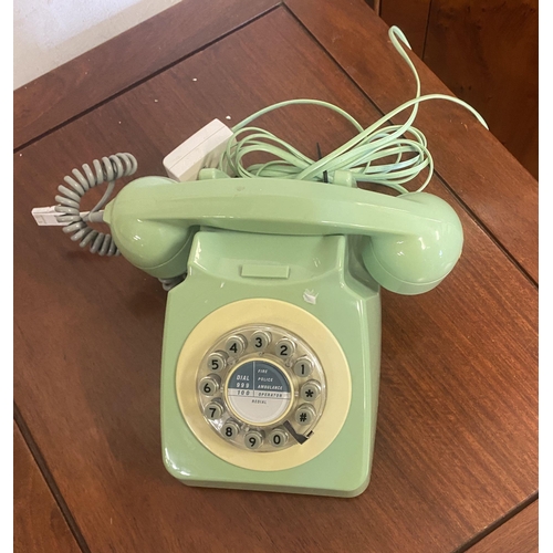 242 - Vinatge green telephone