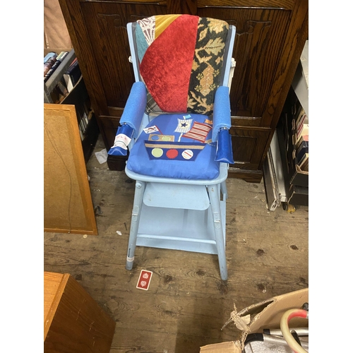 1003 - Vintage childs high chair