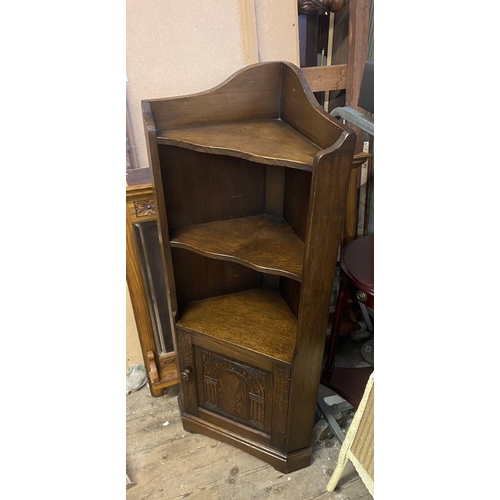 980 - Oak corner cabinet