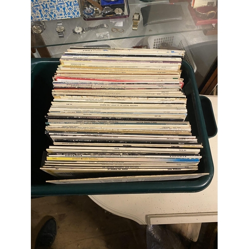 744 - Box LPs