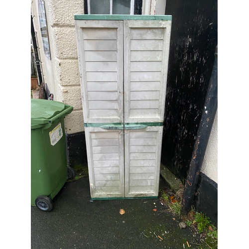 1091 - Plastic garden cabinet