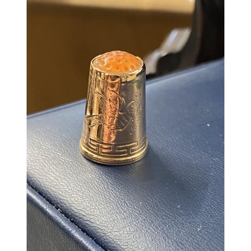 750 - 9ct gold thimble