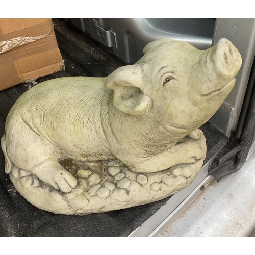 819 - Stoneware pig