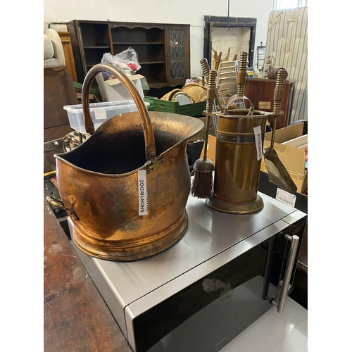 842 - Copper coal scuttle etc