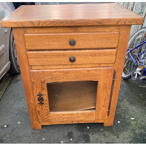 944 - Oak kitchen cabinet